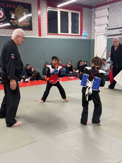 Klik voor een grotere weergave, LXZN3690.jpg