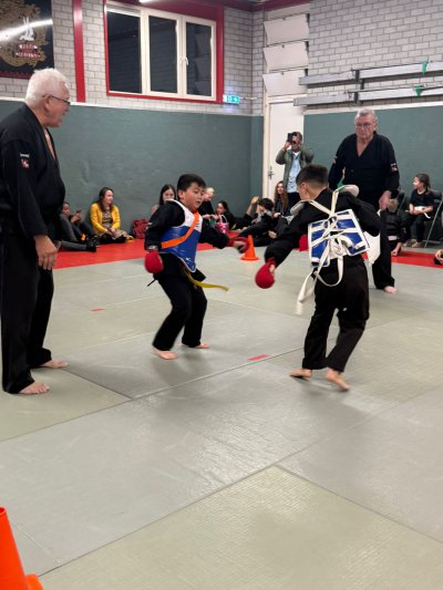 Klik voor een grotere weergave, SQTF3182.jpg