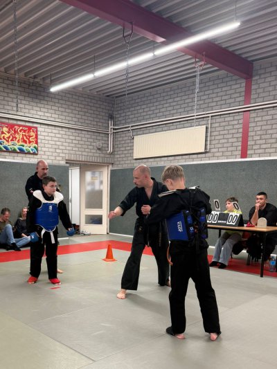 Klik voor een grotere weergave, VYHL6041.jpg